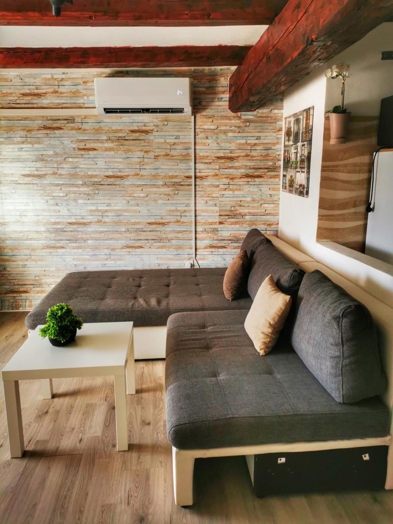 Attica Apartment PUY Eksteriør bilde
